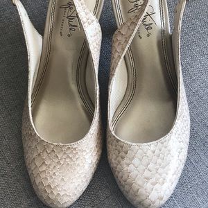 Life Stride Sling back pumps